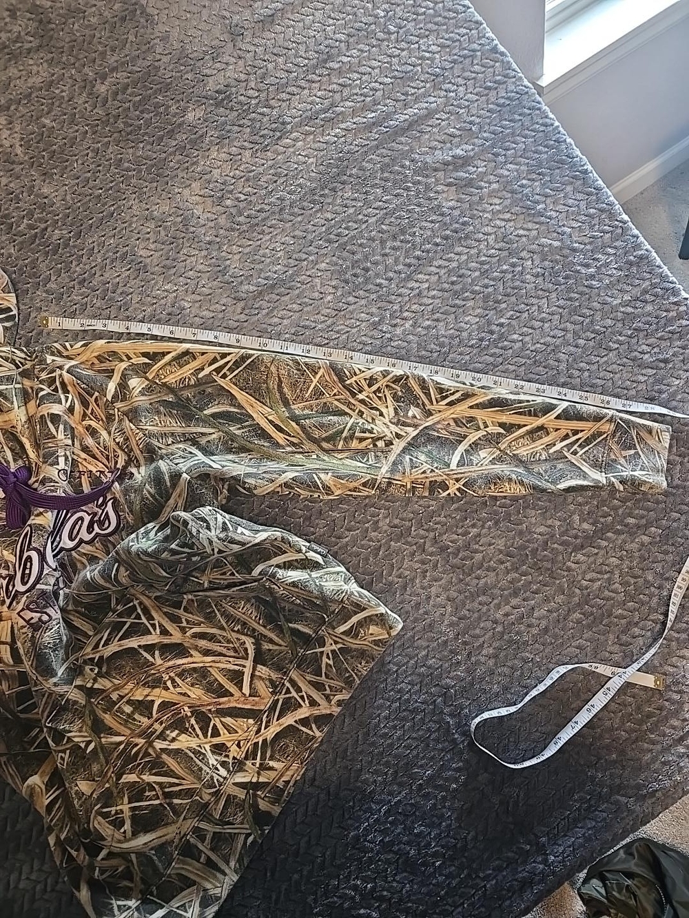 Cabela’s Women’s Camo Hoodie Large Hunting Pullover Purple Logo Size Medium? - Picture 5 of 6